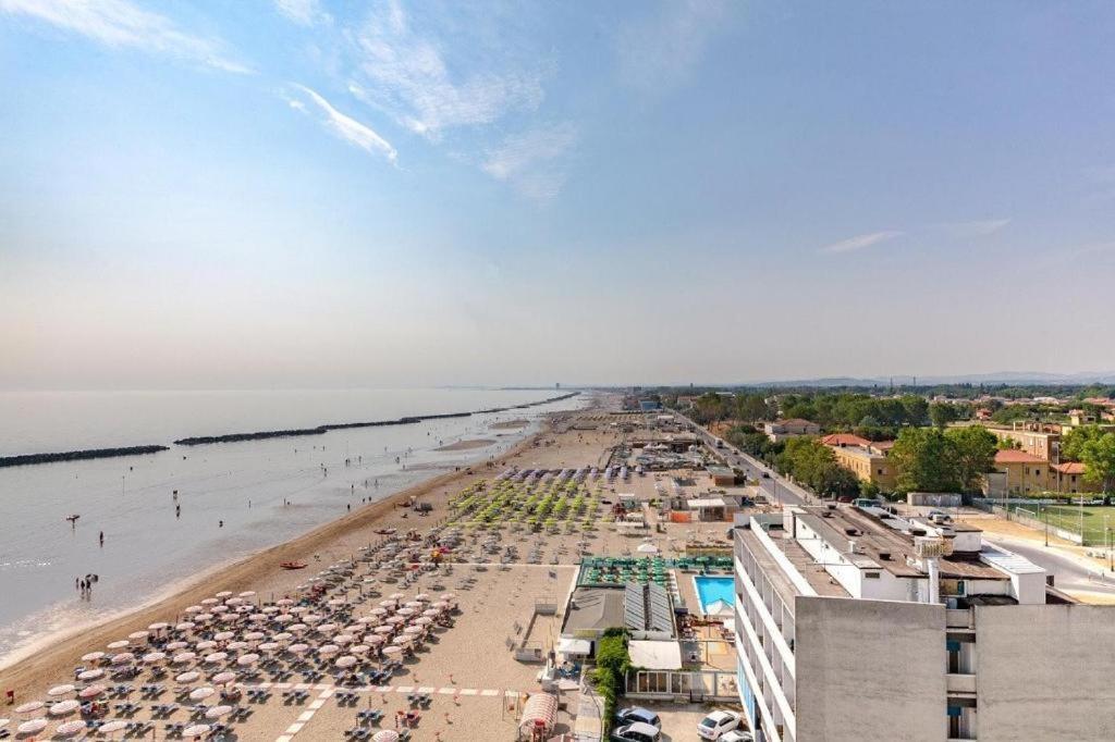 Hotel Majestic Белларія-Іджеа-Марина Екстер'єр фото