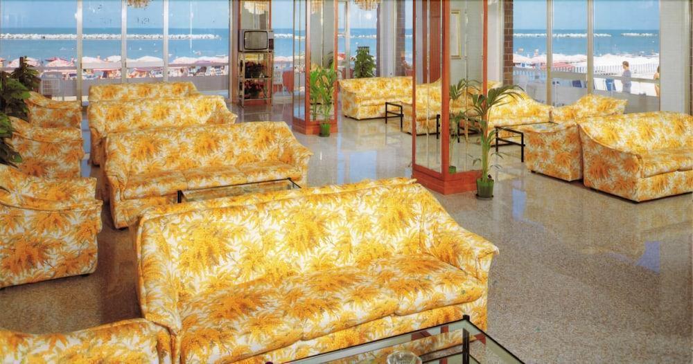 Hotel Majestic Белларія-Іджеа-Марина Екстер'єр фото