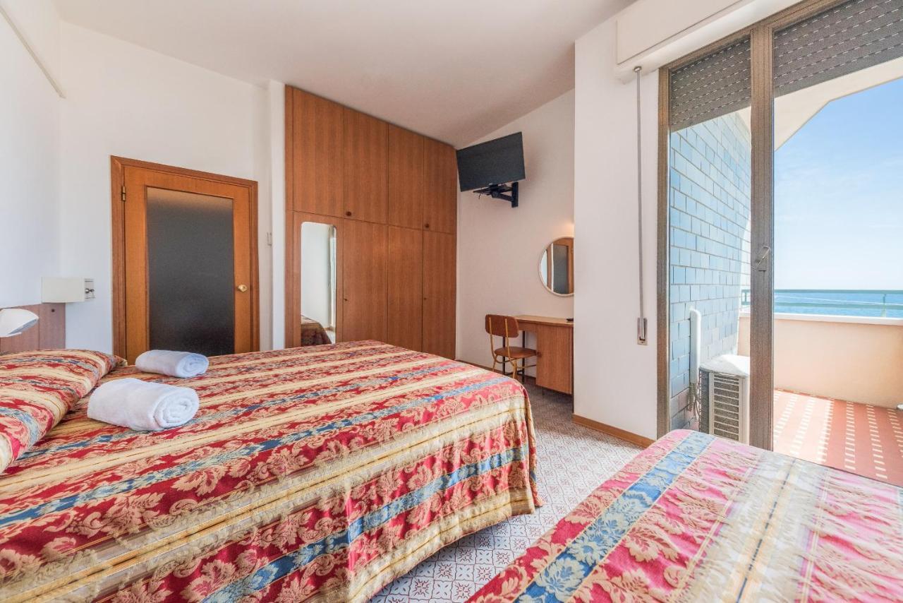 Hotel Majestic Белларія-Іджеа-Марина Екстер'єр фото